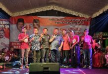 Mardinoto Nobar Timnas vs China bareng Warga Karangrejo