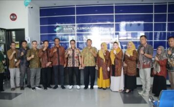 Pj Bupati Tulungagung Hadiri RUPS Luar Biasa PT BPR Bank Tulungagung (Perseroda)