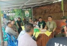 Silaturahmi Kamtibmas Polres Nganjuk di Warung Kopi Rondo Kuning, Bahas Keamanan Desa dengan Suasana Santai