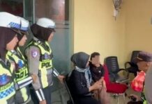 Kesigapan Polisi di Magetan Temukan Anak Terpisah dari Orang Tuanya di Wisata Telaga Sarangan