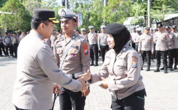 Kapolres Nganjuk Berangkatkan Anggota Umroh sebagai Bentuk Reward