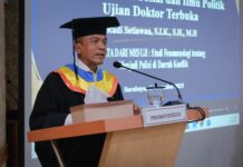 Kapolda Jabar Raih Gelar Doktor Lewat Disertasi “Cerita dari Mesuji”, Paparkan Kondisi Polisi di Tengah Konflik