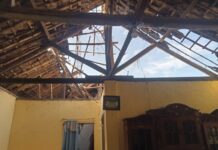 Di Tinggal Jualan di Warung, Rumah Bu Siti Khotipah Ambruk