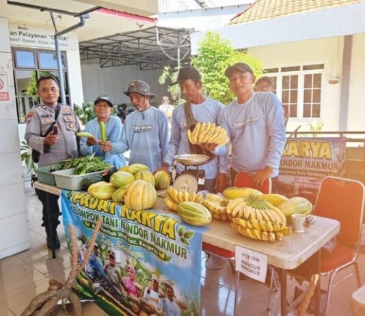 Polres Pelabuhan Tanjungperak Gelar Gerakan Pangan Murah Hasil Panen Lahan Ketahanan Pangan
