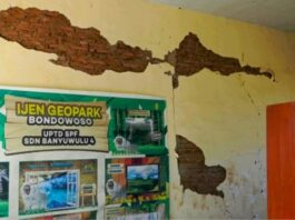 MENCARI DATA MENGUNGKAP FAKTA