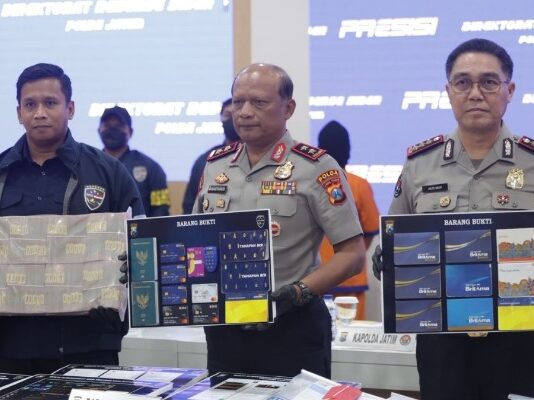 Polda Jatim Bongkar Scam Investasi Kripto Internasional, Blokir 77 Rekening Senilai Rp81,5 Miliar