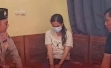 Terekam CCTV, Wanita Asal Gresik Tepergok Curi Sepeda Motor di Taman Sidoarjo